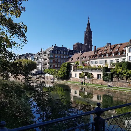 Zenith Sky - Strasbourg Appartement Eckbolsheim Buitenkant foto